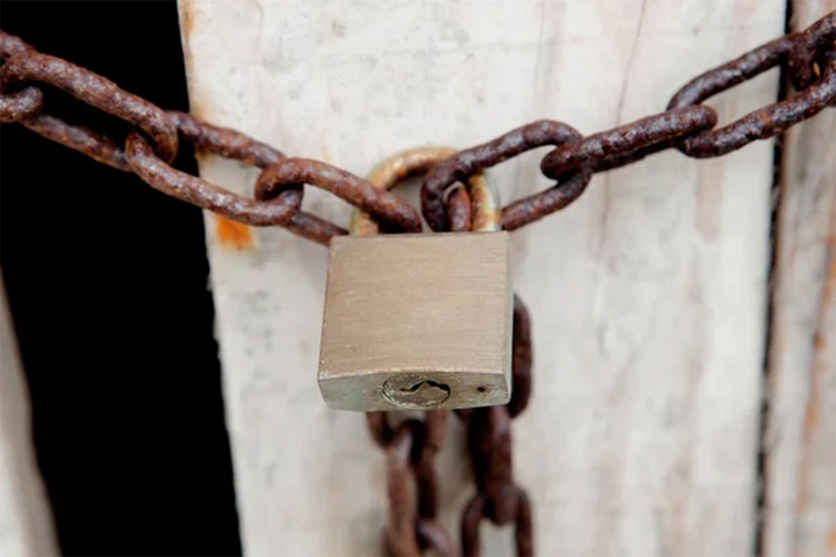 rusty chain with lock